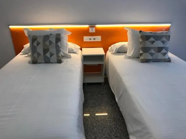 Bahia Colon * 洛斯克里斯蒂亚诺斯